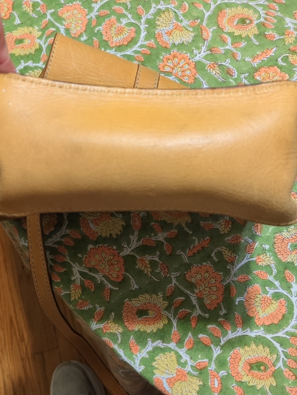 FRYE Classic Tan Leather Crossbody Bag - Women's Shoulder Purse - Picture 12 of 15